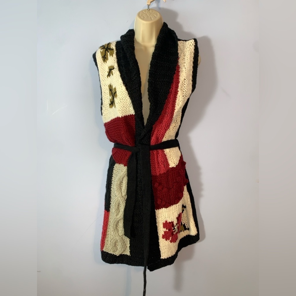 Vertigo Paris Black and Red Patchwork sleeveless knit Cardigan large NWT leaves